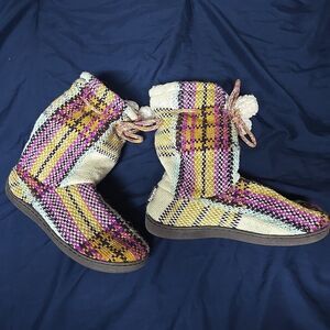 Muk Luks Slipper Boots 7-8 Womens Patchwork Plaid Hygge Sherpa Wool Cottagecore